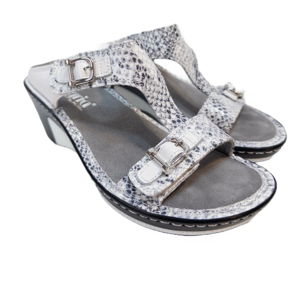 Alegria Womens Size 35 (US 5.5) Sandal Lara Posh Wedge Silver White Snake Print